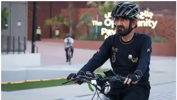 എക്സ്പോ വേദിയിലൂടെ സൈക്കിള്‍ സവാരി നടത്തി യുഎഇ വൈസ് പ്രസിഡന്റ്