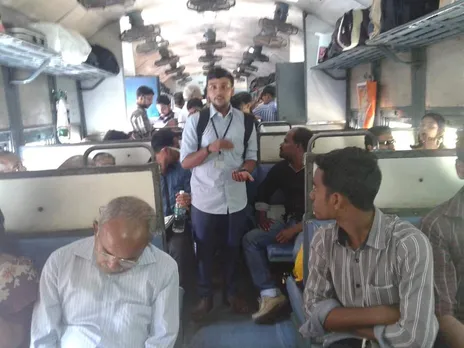 കൊറോണ : ആരോഗ്യ വകുപ്പ് തൃശൂർ റെയിൽവെ സ്റ്റേഷനിൽ ബോധവൽകരണ പ്രവർത്തനം നടത്തി.