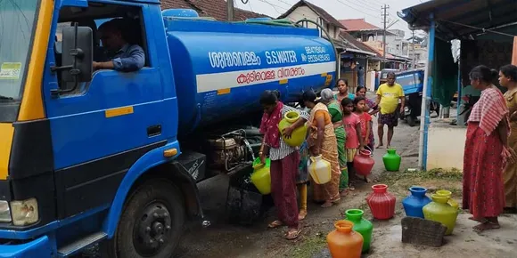 പാലക്കാട് നഗരസഭ പതിനഞ്ചാം വാർഡ് പ്രദേശത്ത് കുടിവെള്ള വിതരണം തടസ്സപ്പെട്ടു: കൗൺസിലർ വെള്ളമെത്തിച്ചു