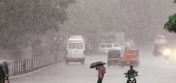 കേരളത്തില്‍ ഇന്നു മുതല്‍ അതിശക്തമായ മഴയ്ക്ക് സാധ്യത;സംസ്ഥാനത്തെ എല്ലാ ജില്ലകളിലും കേന്ദ്ര കാലാവസ്ഥ വകുപ്പ് മഴ മുന്നറിയിപ്പ് പുറപ്പെടുവിച്ചു