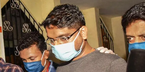സരിത്തിനെ കൊണ്ടുപോയത് വിജിലന്‍സ് സംഘം