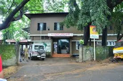 മലപ്പുറം കൊണ്ടോട്ടിയിൽ പരാതി അന്വേഷിക്കാനെത്തിയ എസ്‌ഐയ്‌ക്ക് കുത്തേറ്റു