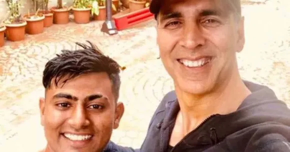 ഇഷ്ടതാരത്തെ കാണാന്‍ 18ദിവസം കൊണ്ട് നടന്നത് 900 കിലോ മീ‌റ്റര്‍....യുവാവിന്‍റെ സാഹസികതയെ പുകഴ്ത്തി അക്ഷയ് കുമാര്‍