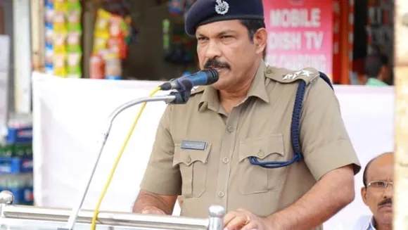 രണ്ടാഴ്ചയ്ക്കുള്ളിൽ രണ്ട് അജ്ഞാത മൃതദ്ദേഹം തിരിച്ചറിഞ്ഞ് കേസ്സിന്‍റെ ചുരുളഴിക്കൽ ....., ഒറ്റയടിക്ക് 13 മോഷണ കേസ്സിലെ പ്രതികളെ പിടികൂടൽ.... പാലാ ഡിവൈ. എസ്. പി. ഷാജിമോൻ ജോസഫിന്‍റെ അന്വേഷണ മികവിലേക്ക് നേട്ടത്തിന്‍റെ പൊൻതൂവൽ ഒന്നൊന്നായി വന്നു കൊണ്ടിരിക്കുകയാണ്