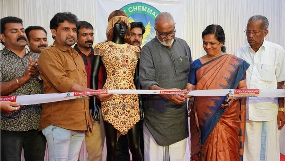 ചെമ്മണൂര്‍ ജ്വല്ലേഴ്സ് ഗോള്‍ഡ്‌ ഫ്രോക്കിന്റെ പ്രദര്‍ശന ഉദ്ഘാടനം നടന്നു