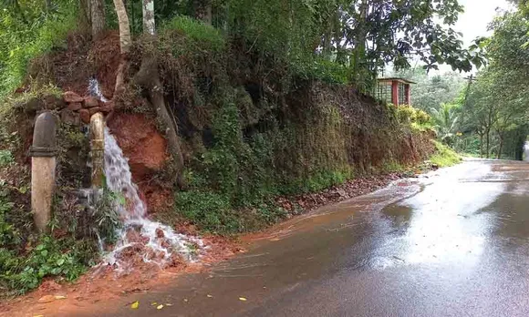 പൈപ്പ്‌ പൊട്ടി വള്ളിച്ചിറ വില്ലേജിൽ കുടിവെള്ള വിതരണം തടസ്സപ്പെട്ടു