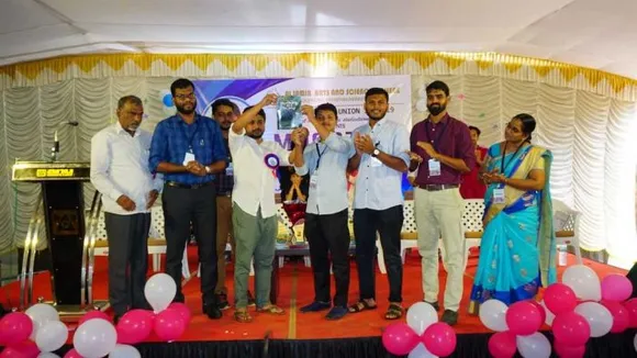 'ഈ സമയവും കടന്നു പോവും' കോളേജ് മാഗസിന്‍ പ്രകാശനം ചെയ്തു