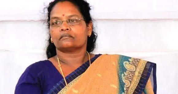 ഒരു കാലത്ത് ആദിവാസികളുടെ രക്ഷകയായി അവതരിച്ച സികെ ജാനു ഇന്നെവിടെ ? മുത്തങ്ങയിലെ സമരവീര്യവും ജാനുവിന്‍റെ രാഷ്ട്രീയവും പൊരുത്തക്കേടുകളുടേത് ! ജാനുവിന്‍റെ കണക്കുകൂട്ടലുകളുടെ ബാക്കിപത്രം ഇനി എന്തായിരിക്കും ? - അള്ളും മുള്ളും പംങ്തിയില്‍ ജേക്കബ് ജോര്‍ജ്