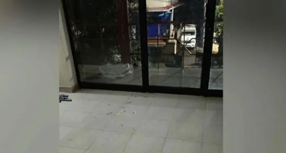 ഒറ്റപ്പാലത്ത് സിപിഎം ഏരിയ കമ്മിറ്റി ഓഫീസിന് നേരെ കല്ലേറ് ; ചില്ലുകൾ തകർന്നു