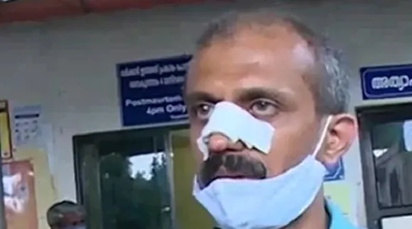 പണിമുടക്കു ദിവസം ഓഫീസിലെത്തിയതിന് പഞ്ചായത്ത് സെക്രട്ടറിക്ക് മര്‍ദ്ദനം; മലപ്പുറത്ത് രോഗിയുമായി പോയ ഓട്ടോറിക്ഷാ ഡ്രൈവര്‍ക്കും സമരാനുകൂലികളുടെ മര്‍ദനം! പണിമുടക്കിന്റെ ആദ്യദിനം കേരളത്തില്‍ ഹര്‍ത്താലിന് സമാനം; ഒരിടത്തും യാത്രക്കാരെ തടഞ്ഞിട്ടില്ലെന്ന് എല്‍ഡിഎഫ് കണ്‍വീനര്‍; സര്‍ക്കാര്‍ ജീവനക്കാര്‍ നാളെയും പണിമുടക്കുമെന്ന് എഐടിയുസി
