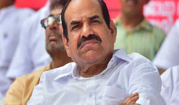 കോടിയേരിയുടെ രാഷ്ട്രിയ ഭാവി വഴിമുട്ടുന്നു. വിനയാകുന്നത്‌ വാക്കും മക്കളും