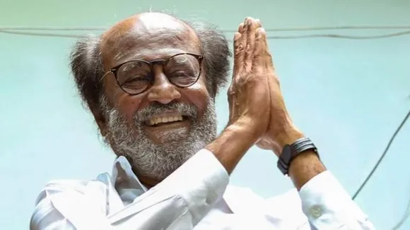 രാഷ്ട്രീയത്തിലേക്കില്ലെന്ന തീരുമാനം പിന്‍വലിക്കണം; രജനികാന്തിന്റെ വീടിന് മുന്നിൽ ആരാധകൻ തീകൊളുത്തി ആത്മഹത്യക്ക് ശ്രമിച്ചു