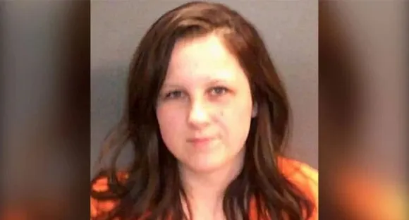 വിദ്യാര്‍ത്ഥിയെ പീഡിപ്പിച്ച അധ്യാപികയ്‌ക്കെതിരായ ബലാത്സംഗക്കുറ്റം തള്ളിക്കളഞ്ഞു; കേസ് തള്ളിയത് യുവതി വിദ്യാര്‍ത്ഥിയെ വിവാഹം ചെയ്തതിനെത്തുടര്‍ന്ന്‌