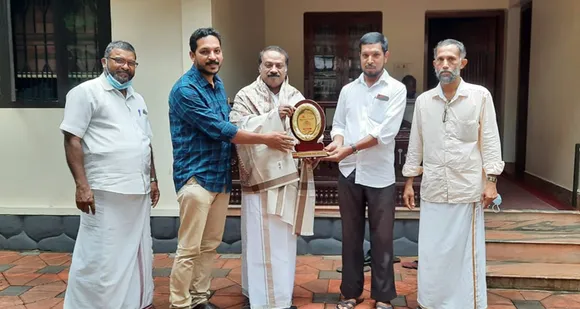 റിട്ടയേർഡ് അറബിക് ടീച്ചേർസ് ഫെഡറേഷൻ സംസ്ഥാന സെക്രട്ടറി സലാം മാസ്റ്ററെ കെഎടിഎഫ് അധ്യാപക ദിനത്തിൽ ആദരിച്ചു