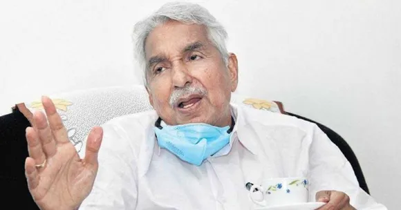 ഞങ്ങൾ പറഞ്ഞാൽ പോലും പ്രവർത്തിക്കാത്ത പ്രവർത്തകർ എല്ലാം ഇത്തവണ ഊർജ്ജസ്വലരായി രംഗത്ത് ഇറങ്ങി; പിണറായി വിജയൻ സർക്കാർ വീണ്ടും അധികാരത്തിലെത്തുമെന്ന സർവ്വേകൾ യു.ഡി.എഫിന് ​വലിയ നേട്ടമായെന്ന്  ഉമ്മൻചാണ്ടി