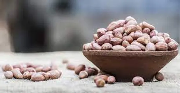 നിലക്കടല കഴിക്കുന്നതുകൊണ്ടുള്ള ആരോ​ഗ്യ ​​ഗുണങ്ങൾ എന്തൊക്കെയാണെന്ന് നോക്കാം...