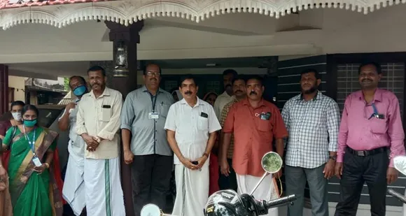 തലമുറകൾക്ക് ഹൃദയപാഠങ്ങൾ പക൪ന്ന ഗുരുശ്രേഷ്ഠ൯ ബഷീർ മാഷ് വിരമിച്ചു