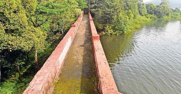 മുല്ലപ്പെരിയാർ അണക്കെട്ടിലെ ജലനിരപ്പിൽ നേരിയ കുറവ്; തുറന്ന ആറു ഷട്ടറുകളിൽ രണ്ടെണ്ണം അടച്ചു