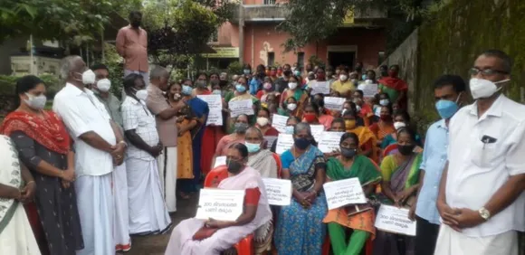 വിവിധ ആവശ്യങ്ങള്‍ ഉന്നയിച്ച് എൻആർഇജി വർക്കേഴ്സ് യൂണിയൻ (സിഐടിയു) കുറവിലങ്ങാട് പോസ്റ്റ് ഓഫീസിനു മുന്നില്‍ ധര്‍ണ നടത്തി