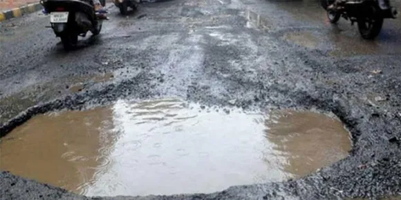 റോഡില്‍ കുഴിയുണ്ടായാല്‍ വിജിലന്‍സ് കേസ് ; 6 മാസത്തിനുള്ളില്‍ റോഡ് തകര്‍ന്നാല്‍ എഞ്ചിനീയര്‍മാരും കരാറുകാരും പ്രതികള്‍