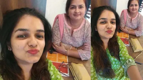 അമ്മയ്ക്ക് അമ്പതു വയസുളള വരനെ തേടിയുള്ള  മകളുടെ കുറിപ്പ് വൈറലാകുന്നു....കൂടെ കുറച്ച് നിബന്ധനകളും..