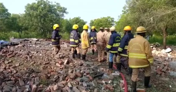 ഓടിപ്പട്ടിയില്‍ പടക്കശാലയില്‍ പൊട്ടിത്തെറി; ഉടമ ഉള്‍പ്പെടെ മൂന്നുപേര്‍ മരിച്ചു,നാലുപേര്‍ക്ക് ഗുരുതര പരിക്ക്