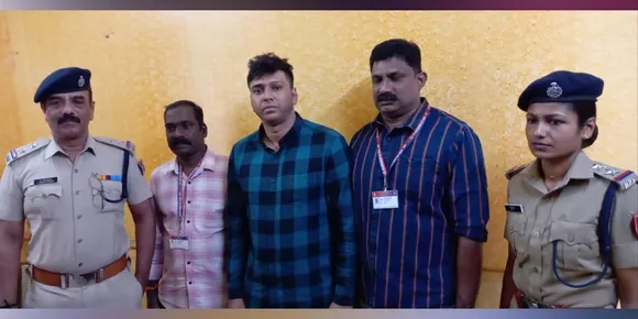 പാലക്കാട് അടിവസ്ത്രത്തിൽ ഒളിപ്പിച്ചു കടത്തുകയായിരുന്ന 700 ഗ്രാം പേസ്റ്റ് രൂപത്തിലുള്ള സ്വർണ്ണം ആര്‍പിഎഫ് പരിശോധനയില്‍ പിടികൂടി