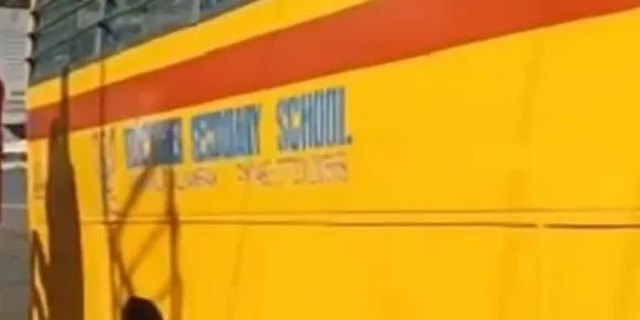 മലപ്പുറത്ത് വിദ്യാര്‍ഥികളുമായി മടങ്ങുന്നതിനിടെ സ്കൂള്‍ ബസ് അപകടത്തില്‍പ്പെട്ടു