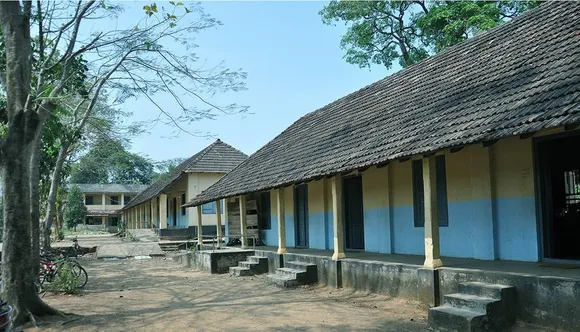 ശതോത്തരപൂർണ്ണിമയിൽ അയ്മുറി കുന്നിന്മേൽ സ്‌കൂൾ പൂർവ്വവിദ്യാർത്ഥി കൂട്ടായ്മയുടെ "കരുതൽ 2022 " ഞായറാഴ്ച