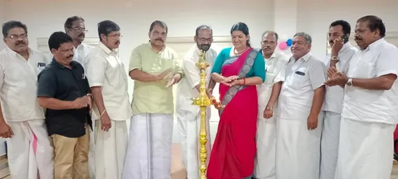 ഉഴവൂർ ബ്ലോക്ക് പഞ്ചായത്ത് പദ്ധതി വിഹിതത്തിൽ നിന്നും ഉഴവൂർ ജയ് ഹിന്ദ് പബ്ലിക് ലൈബ്രറിയക്ക് അനുവദിച്ചവ കൈമാറി