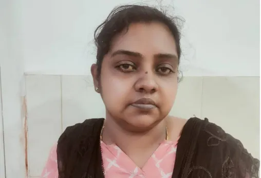 ഡിവൈ.എസ്.പി. ഫോൺ റെക്കോർഡ് കേൾപ്പിച്ചു; ആശ വിളറി, കുറ്റം സമ്മതിച്ചു  "ഇപ്പോള്‍ അച്ഛനും അങ്ങേരും മന്ദാര പരുവമാടീ........ പല്ല് കൊഴിഞ്ഞ സിംഹങ്ങൾ, "....!!