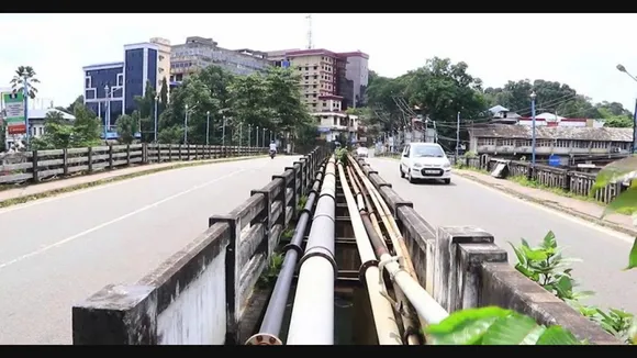 പാലാ സിവിൽ സ്‌റ്റേഷൻ -കിഴതടിയൂർ ബൈപ്പാസിൻ്റെ വശത്ത് വൻ തോതിൽ കക്കൂസ് മാലിന്യം തള്ളിയതായി നാട്ടുകാരുടെ പരാതി