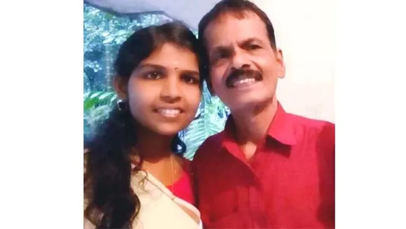 ഗാന രചയിതാവും കവിയുമായ അച്ഛനെഴുതിയ അമ്പതോളം ഗാനങ്ങൾ മകൾ പാടി സി.ഡി.യാക്കുന്നു.സംഗീതം ശാസ്ത്രീയമായി അഭ്യസിച്ചിട്ടേയില്ലാത്ത അച്ഛനും മകളും ചേർന്നാണീ ഗാനോപഹാരം കൈരളിയ്ക്കു സമർപ്പിക്കുന്നത് എന്നതാണ് ഏറെ അതിശയകരം!