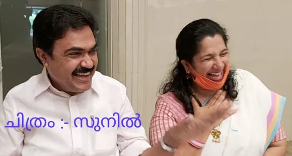 നിഷയുടെ വള്ളപ്പാട്ടിൽ കോവിഡ് അകന്നൊരു ഓണാഘോഷം; ഒപ്പം പാടിയും താളം പിടിച്ചും ജോസ് കെ മാണിയും... രാഷ്ട്രീയച്ചൂടിലും ഓണക്കുളിർമയായി മാധ്യമ പ്രവർത്തകരോടൊപ്പം ഇരുവരും