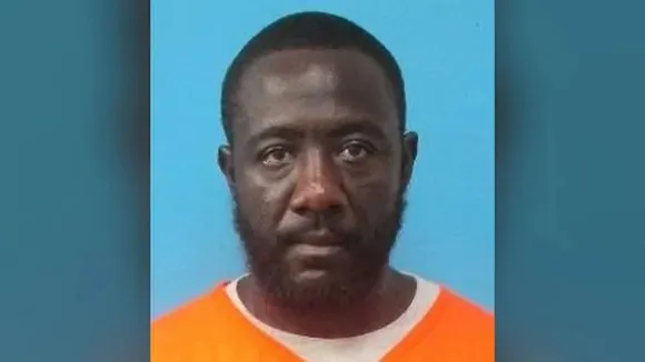 അയല്‍വാസിയെ കൊലപ്പെടുത്തിയ ശേഷം ഹൃദയം ഉരുളക്കിഴങ്ങ് ഇട്ട് കറി വച്ച് ബന്ധുക്കള്‍ക്ക് നല്‍കി; തുടര്‍ന്ന് ബന്ധുക്കളെയും കൊലപ്പെടുത്തി; യുവാവ് പിടിയില്‍