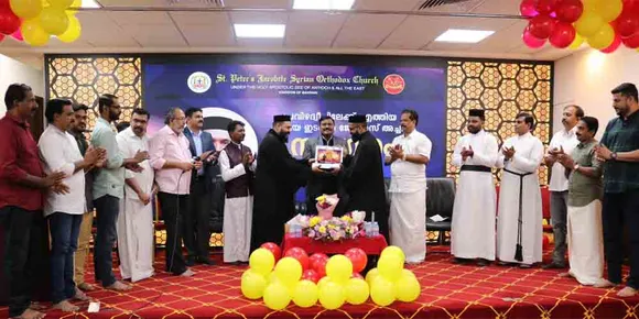 ബഹ്‌റൈൻ സെന്റ് പീറ്റേഴ്സ് യാക്കോബായ സുറിയാനി പള്ളിയിൽ വികാരിയായി സേവനം അനുഷ്ഠിച്ച റവ. ഫാ. റോജൻ രാജൻ പേരകത്തിന് യാത്രയയപ്പും പുതിയ വികാരിയായി ചുമതലയേറ്റ റവ. ഫാ. ജോൺസ് ജോൺസന് സ്വീകരണവും നല്‍കി