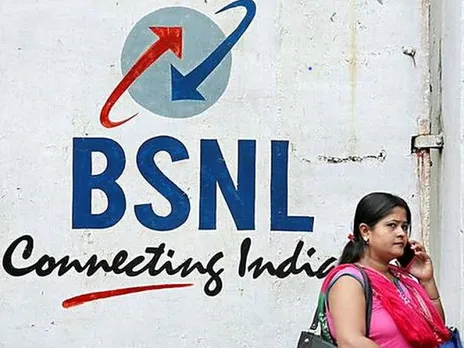 ഇത് കർമ്മഫലമോ ? ബി.എസ്.എൻ.എൽ ജീവനക്കാർക്ക് ശമ്പളം നൽകാൻ പണമില്ല. 13000 കോടിയുടെ കടബാദ്ധ്യത