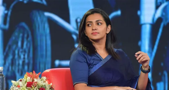തനിക്കെതിരെ ഉയര്‍ന്ന ലൈംഗികാരോപണങ്ങളില്‍ മാപ്പ് ചോദിച്ചുകൊണ്ടുള്ള വേടന്‍റെ പോസ്റ്റില്‍ ലൈക്ക് അടിച്ചതില്‍ ക്ഷമ ചോദിച്ച് പാര്‍വ്വതി; താരത്തിന്റെ വിശദീകരണം ഇങ്ങനെ
