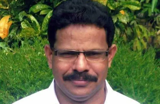 ഇവിടെ 100 ശതമാനവും സത്യസന്ധമായി ജീവിക്കുന്ന ഒരാള്‍ക്ക് ഏക മാര്‍ഗ്ഗം ആത്മഹത്യ ചെയ്യുകയാണ്;  ഒന്നാം കോവിഡ് താരംഗത്തിലും രണ്ടാം കോവിഡ് താരംഗത്തിലും വരാന്‍ പോകുന്ന മൂന്നാം കോവിഡ് താരംഗത്തിലും, ജനങ്ങള്‍ എന്ത് ചെയ്യുമെന്ന് പകച്ച് നില്‍ക്കുന്നതിനിടയിലാണ് കാത്തോലിക്കാ സഭയുടെ 5 മക്കള്‍ വേണമെന്നുള്ള വിചിത്രമായ ഏറ്റു പറച്ചില്‍;  5 മക്കളെ ജന്മം നല്‍കുന്നവര്‍ക്ക് സഭ സാമ്പത്തിക സഹായം നല്‍കുമെന്ന് പ്രഖ്യാപിച്ചത് കുറച്ചും കൂടി നേരത്തെ ആയിരുന്നു എങ്കില്‍ ‘ഞാനും കല്ല്യാണം കഴിച്ചു പോയേനെ’; എനിക്ക് ഇപ്പോള്‍ 53 വയസ്സ് ഉള്ളത് കൊണ്ട് ഇനി കല്ല്യാണം കഴിച്ച് പിള്ളേര്‍ ഉണ്ടാവാന്‍ സാധ്യത കുറവാണ്; പാലാ രൂപതയുടെ സര്‍ക്കുലറിനെ പരിഹസിച്ച് ജോമോന്‍ പുത്തന്‍പുരയ്ക്കല്‍