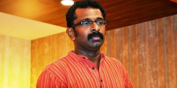 നഗ്നത കാട്ടി ഭയപ്പെടുത്തിയത് പതിനൊന്നും അഞ്ചും വയസ്സുള്ള രണ്ടു കുട്ടികളെ; തന്റേത് ഒരു രോഗമാണെന്നും മരുന്ന് കഴിക്കാത്തതുകൊണ്ടുണ്ടായ പ്രശ്‌നമാണെന്നും കുറ്റസമ്മതം; അടി കിട്ടുമ്പോള്‍ മാറിക്കോളുമെന്ന് സോഷ്യല്‍ മീഡിയ