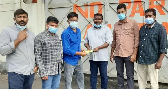 ബഹ്റൈന്‍ ലാൽകെയേഴ്‌സ് പ്രതിമാസ ധനസഹായം കൈമാറി