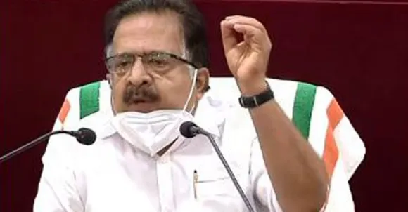 തിരഞ്ഞെടുപ്പ് പ്രക്രിയെ തകിടം മറിക്കാനുള്ള തട്ടിപ്പ് സര്‍വേകള്‍ നിര്‍ത്തണം  ഇലക്ഷന്‍ കമ്മിഷന്‍ നടപടി എടുക്കണം; പ്രതിപക്ഷനേതാവ് ചീഫ് ഇലക്ടറല്‍ ഓഫീസര്‍ക്ക് കത്ത് നല്‍കി
