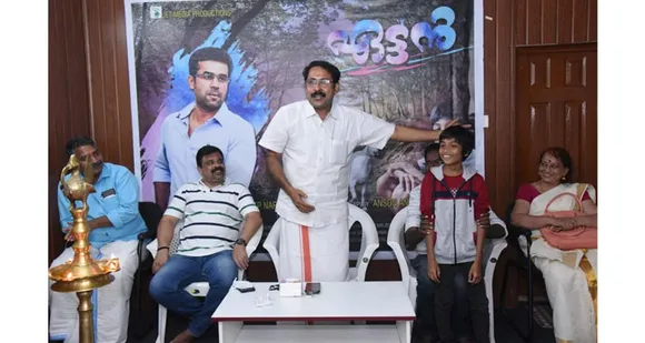 ട്രയൂണ്‍ പ്രൊഡക്ഷന്‍സിന്‍റെ ബാനറില്‍ ജെറ്റ് മീഡിയ ഒരുക്കുന്ന പുതിയ ചിത്രം 'ഏട്ടന്‍' ഉടൻ !