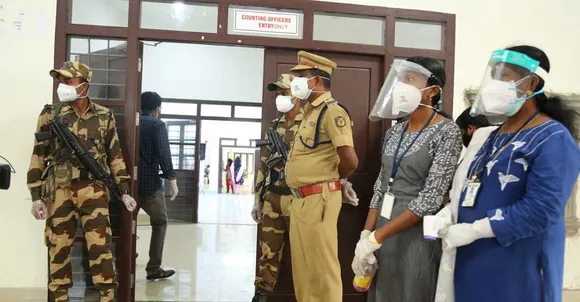 പുതുപ്പള്ളിയിൽ ഉമ്മൻ ചാണ്ടിയും കോട്ടയത്ത് തിരുവഞ്ചൂർ രാധാകൃഷ്ണും ലീഡ് ചെയ്യുന്നു ; പത്തനാപുരത്ത് ജ്യോതികുമാർ ചാമക്കാല മുന്നിട്ടുനിൽക്കുന്നു
