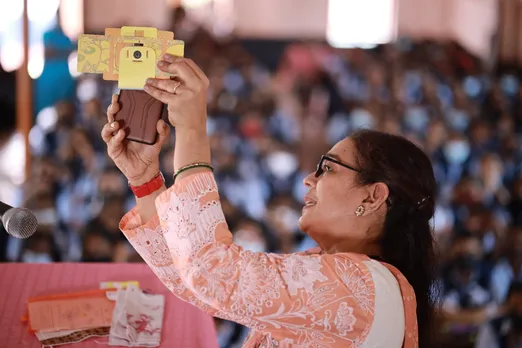 പേപ്പര്‍ മൈക്രോസ്‌കോപ് ശില്പശാലയുമായി ലേബര്‍ ഇന്ത്യ കോളേജ്