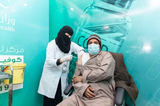 സൗദിയിലിന്ന് പുതിയ കോവിഡ് കേസുകള്‍ സ്ഥിരീകരിച്ചത് 1,277 രോഗമുക്തരായവര്‍ 1,080 മരണം 16, ഇതോടെ ആകെ 96.03 ശതമാനം പേര്‍ രോഗമുക്തരായി. 1,363 പേര്‍ അതീവ തീവ്രപരിചരണ വിഭാഗത്തില്‍ നിലവില്‍ ചികിത്സയിലാണ് കൂടുതല്‍ രോഗബാധിതര്‍ ഇന്ന്‍ റിയാദ് പ്രവിശ്യയിലാണ് 328 കിഴക്കന്‍ മേഖല 264, മക്ക 240 അസീര്‍ 140, മദീന 35 എന്നിങ്ങനെയാണ്..