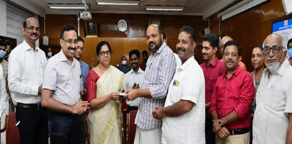 ഉമിച്ചാരത്തിൽ നിന്നും ഇഷ്ടിക, സിലിയ്ക്ക നിർമ്മാണം ; കാലടിയിൽ എൻജിനീയറിംഗ് വിദ്യാർത്ഥികൾ ഗവേഷണത്തിൽ