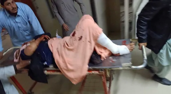 പാക്കിസ്താനില്‍ മുസ്ലിം പള്ളിയില്‍ ബോംബ് സ്‌ഫോടനം; ഡപ്യൂട്ടി പോലീസ് സൂപ്രണ്ടും ഇമാമും അടക്കം 15 പേര്‍ കൊല്ലപ്പെട്ടു