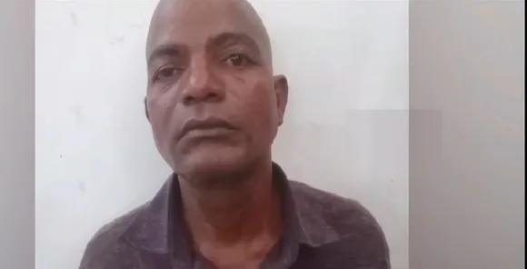 നഗരമധ്യത്തില്‍ ആളുകള്‍ നോക്കി നിൽക്കെ ഗുണ്ടാ നേതാവിനെ അച്ഛനും മകനും ഉള്‍പ്പെട്ട സംഘം ഓടിച്ചിട്ട് വെട്ടിക്കൊന്നു