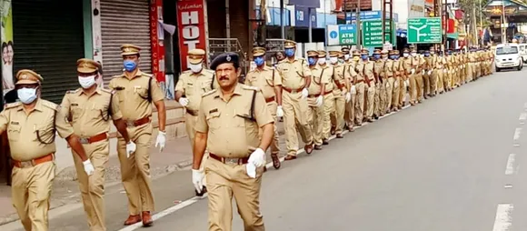 പാലായിൽ ഡിവൈ.എസ്. പി. യുടെ നേതൃത്വത്തിൽ കൊറോണ ബോധവൽക്കരണ റൂട്ട് മാർച്ച് നടത്തി 